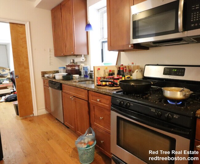 Foto del edificio - 64 Louis Prang St