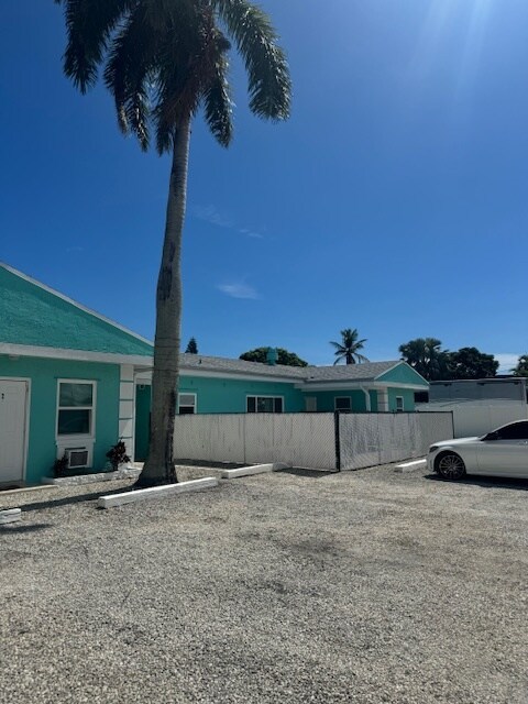 Building Photo - 1205 Seaway Dr