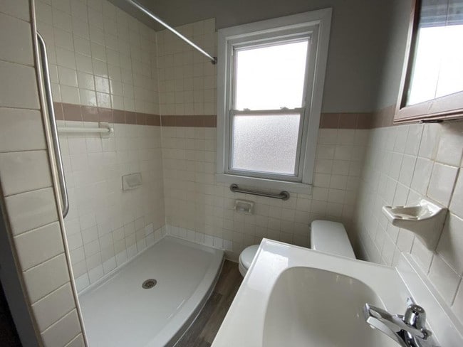 Building Photo - 3422 West 100th Street #Up