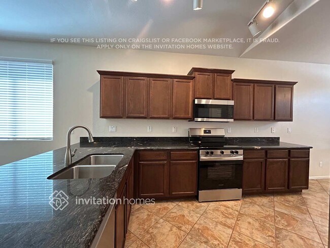 Foto del edificio - 10235 W Hilton Ave