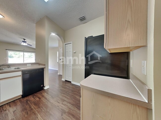 Foto del edificio - 519 Scarlet Maple Ct