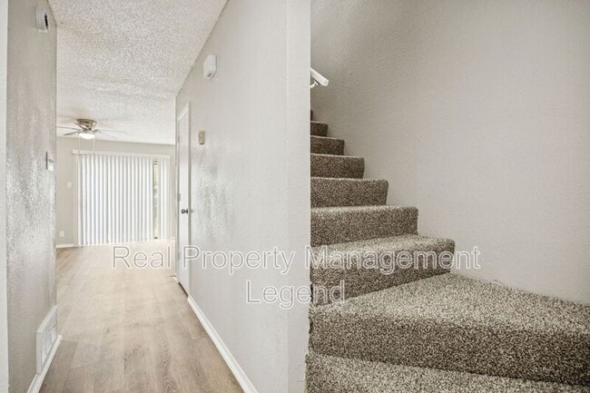 Foto del edificio - 8109 Silver Crk Rd