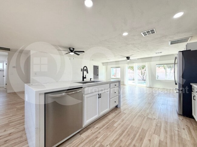 Foto del edificio - 7107 E Flossmoor Ave