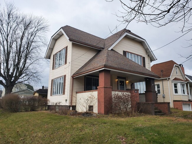 Foto del edificio - Single family home on Marland Heights