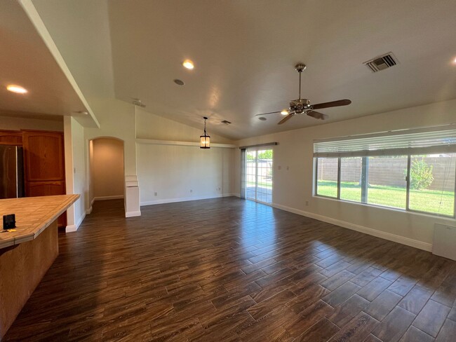 Building Photo - 3 BEDROOM HOME IN BARKLEY RANCH!