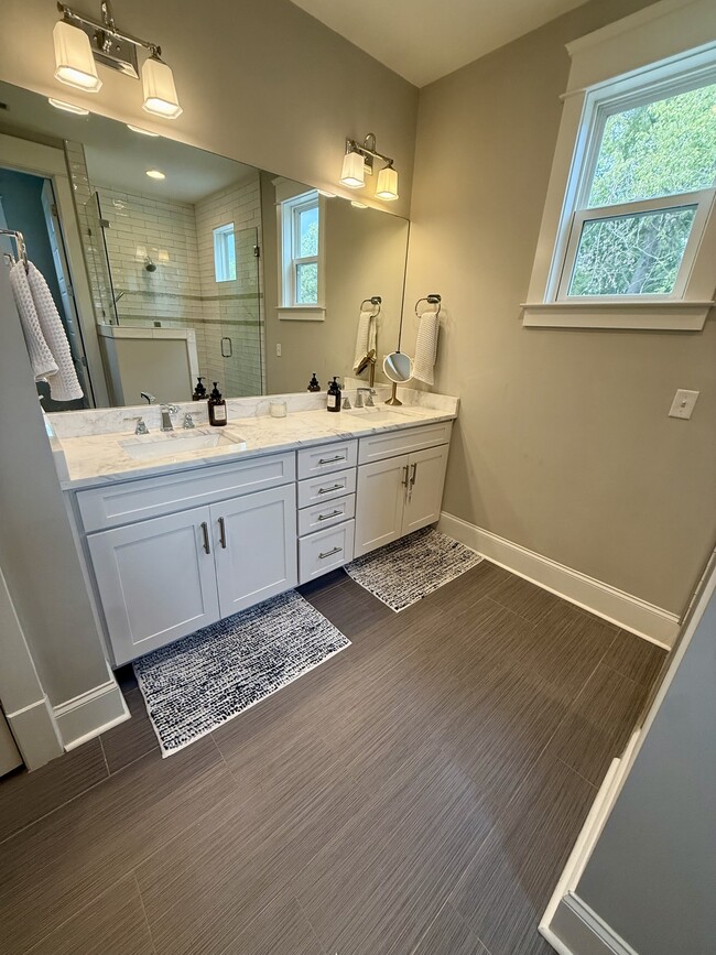 Photo - 2417B Porter Rd House