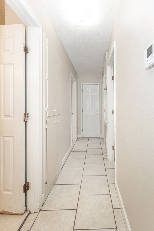 Building Photo - 3 Bedroom home in Gautier