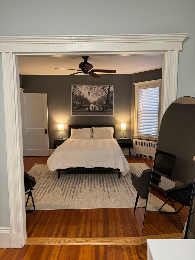 Foto del edificio - 72 Bakersfield St