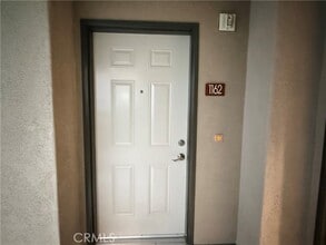 Building Photo - 1162 Scholarship