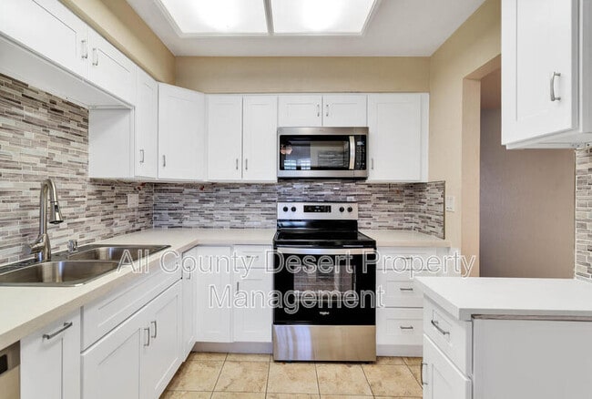 Building Photo - 73885 Saquaro Ct