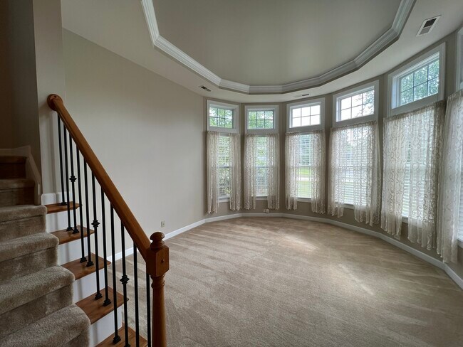 Building Photo - 9720 Royal Colony Dr