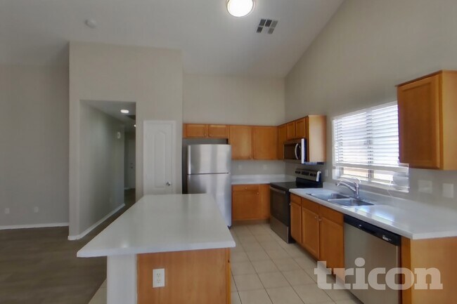 Foto del edificio - 11446 W Roanoke Dr