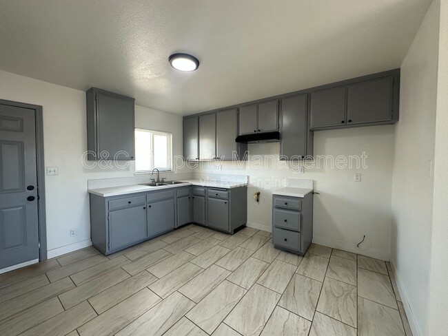 Building Photo - 21490 Bear Valley Rd