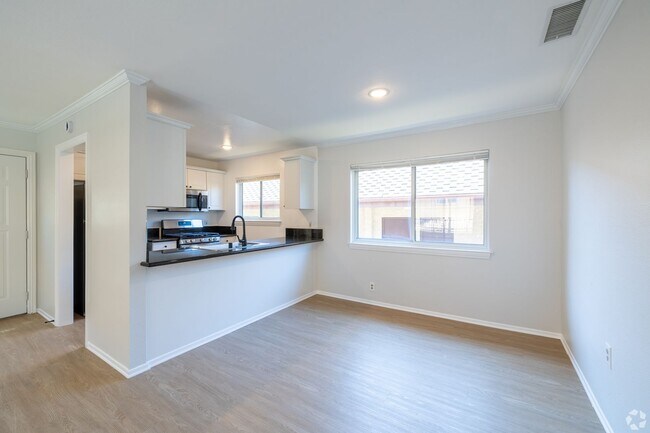 Foto del interior - 5302 Colodny Ave
