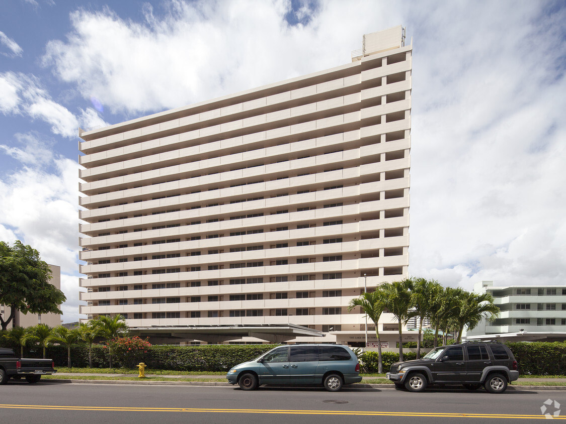 Primary Photo - Lakeshore Tower