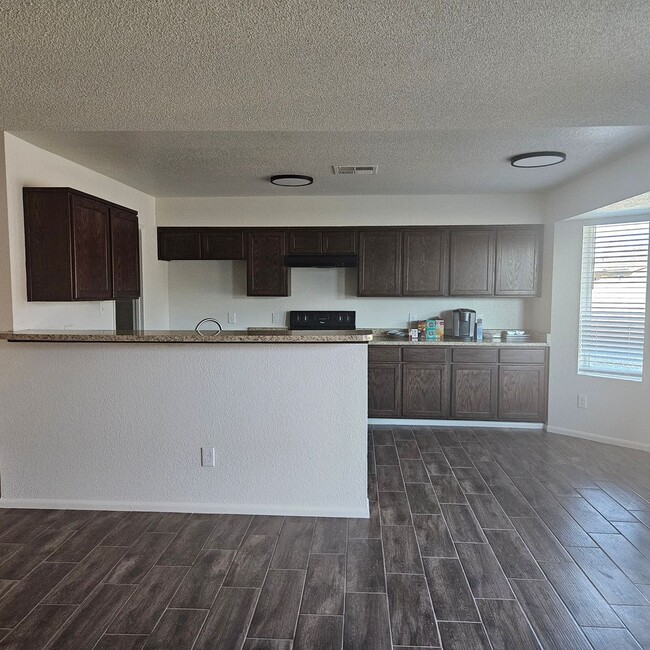 Building Photo - Remodeled 4 bedroom for Rent
