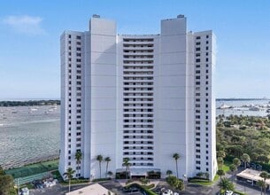 Building Photo - 5200 N Flagler Dr