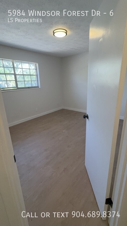 Foto del edificio - 5984 Windsor Forest Dr