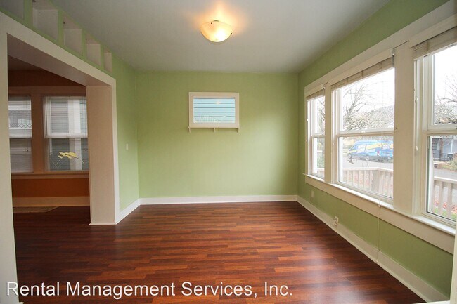 Foto del edificio - 1 br, 2 bath House - 3824 N Kerby Avenue