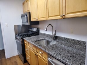 Building Photo - 7206 Donnell Pl