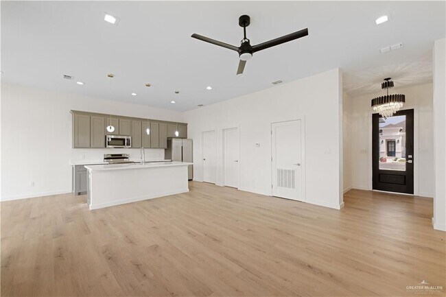 Foto del edificio - 19 N Brushfield Ave