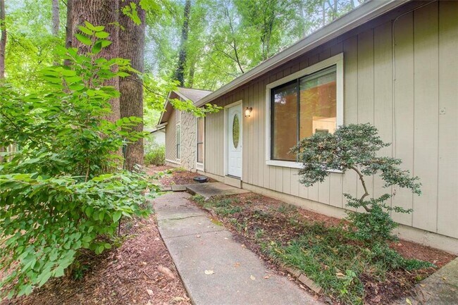 Building Photo - 477 Jon Scott Dr