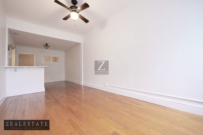 Building Photo - 653 Vanderbilt Ave