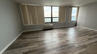 Foto del edificio - 5100 N Marine Dr