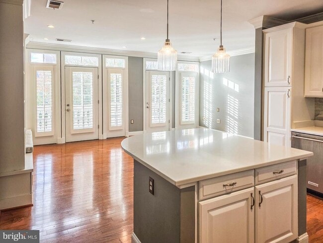 Building Photo - 1023 N Royal St