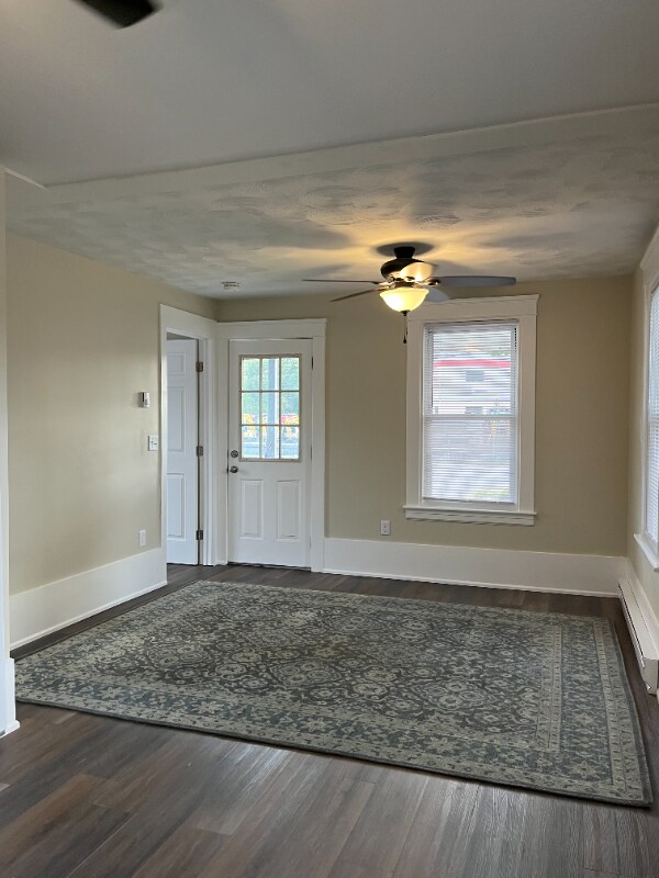 Foto del edificio - 52 Fall River Ave