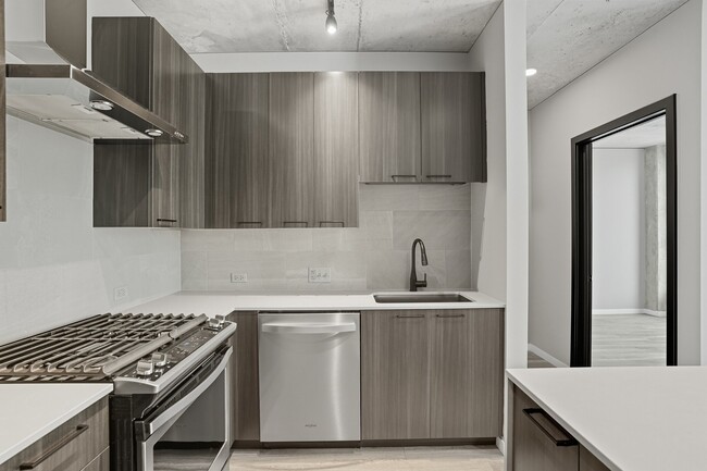 Photo - 967 W Washington Blvd Apartment