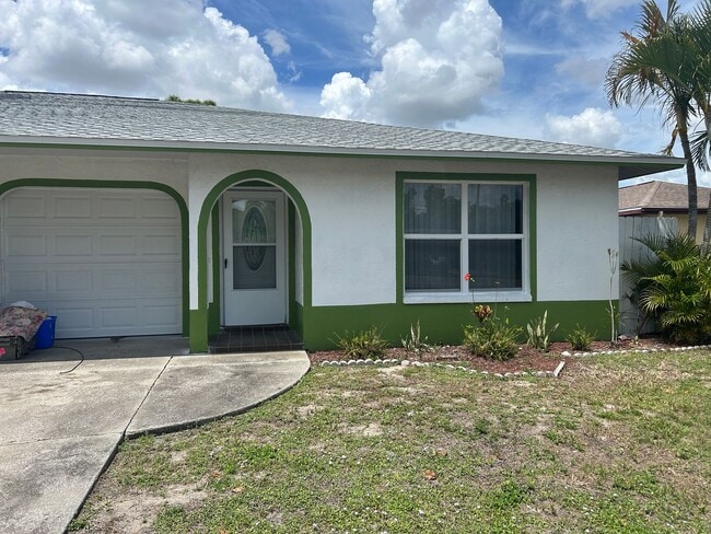 Building Photo - 1228 SE 24th Ave