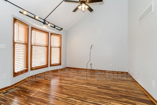 Foto del edificio - 6438 Roundtree St