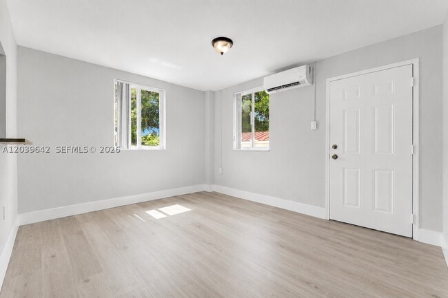 Foto del edificio - 6647 SW 59th St