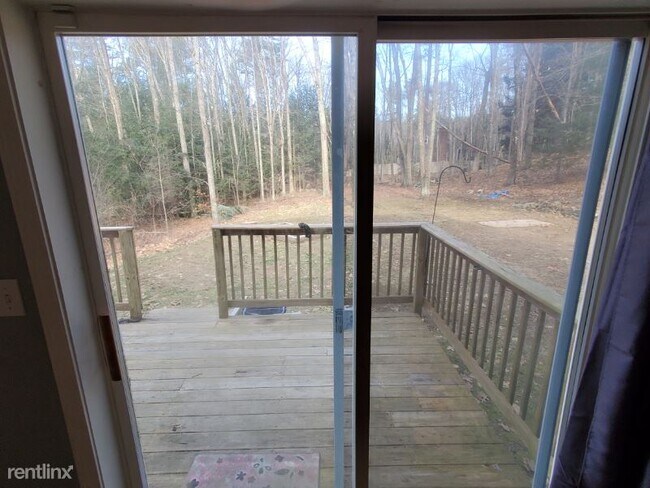 Building Photo - 3 br, 2.5 bath House - 4 Shore Rd
