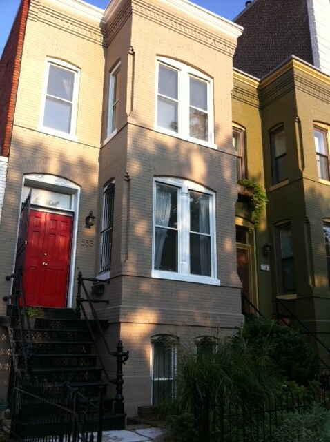 Foto del edificio - 533 8th Street Northeast