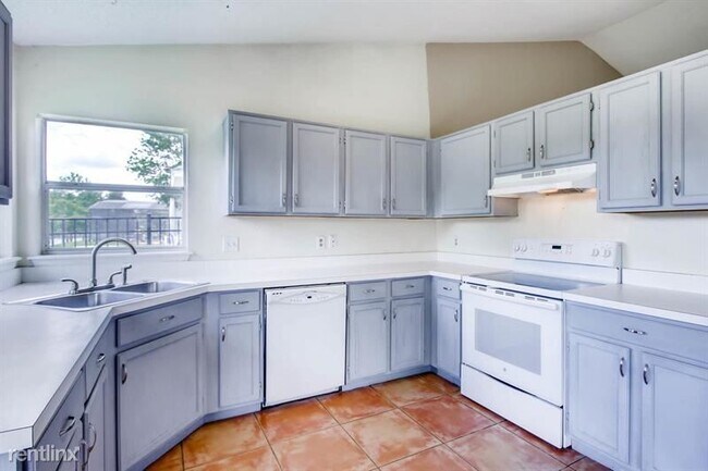 Foto del edificio - 4 br, 2 bath House - 11152 Sylvan Pond Cir...