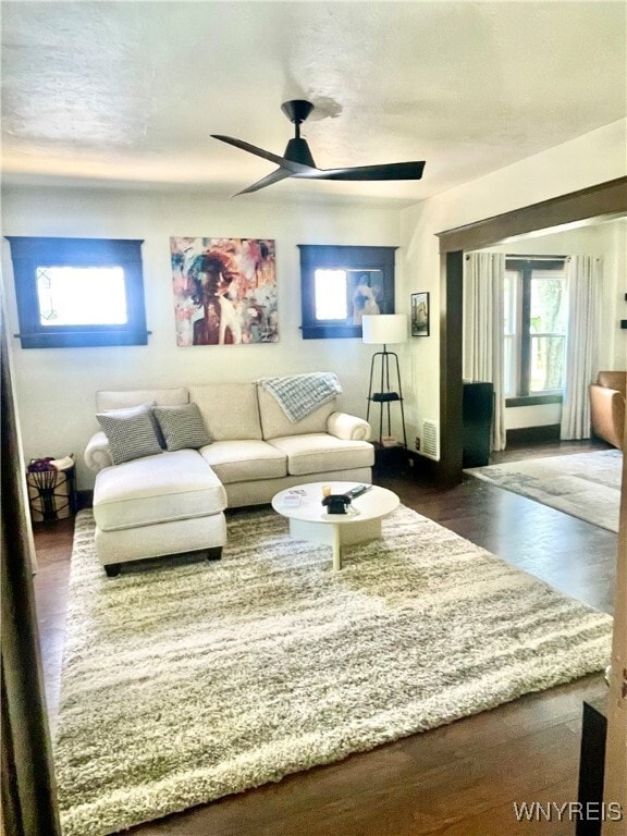 Foto del edificio - 141 Parkwood Ave