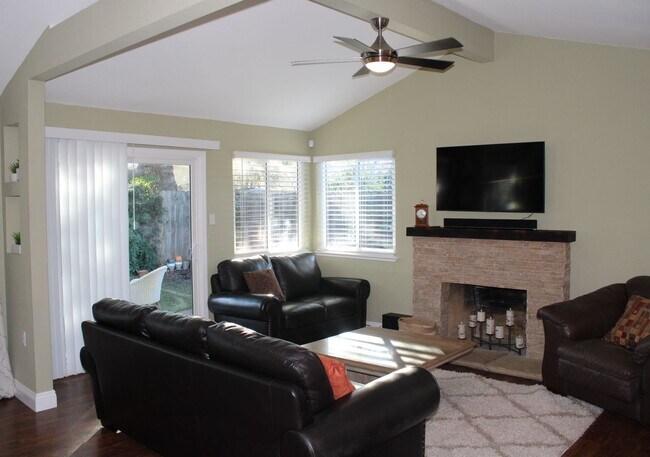 Foto del edificio - 9259 Medallion Way