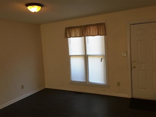 Foto del edificio - 211 Camp Sunrise Rd NW