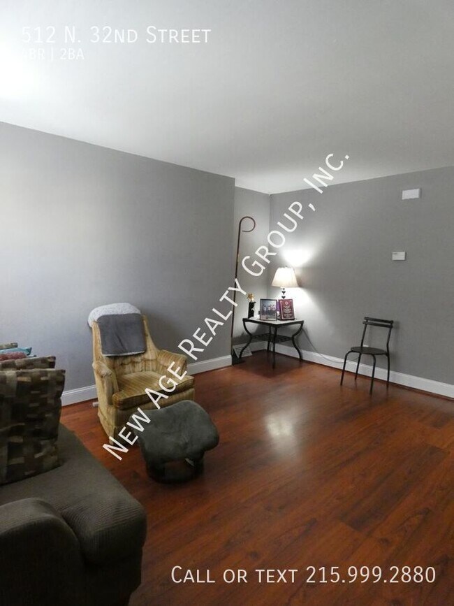 Foto del edificio - Modern home available in University City -...