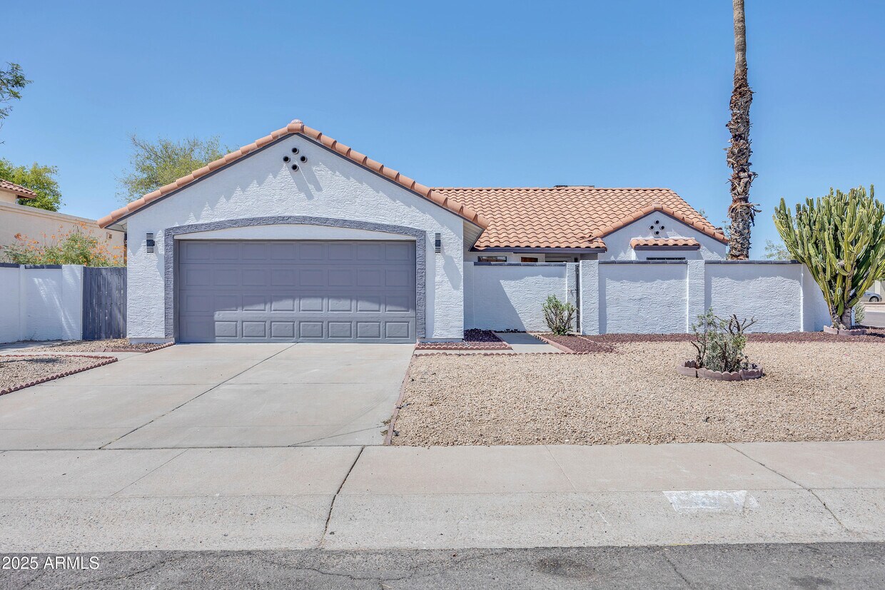 Primary Photo - 5302 W Cheryl Dr
