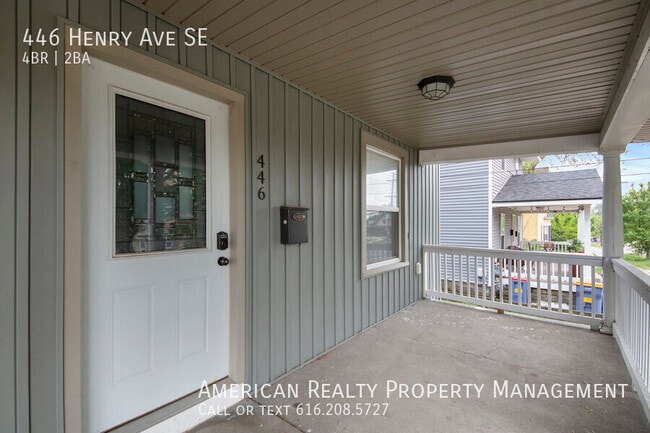 Foto del edificio - 446 Henry Ave SE