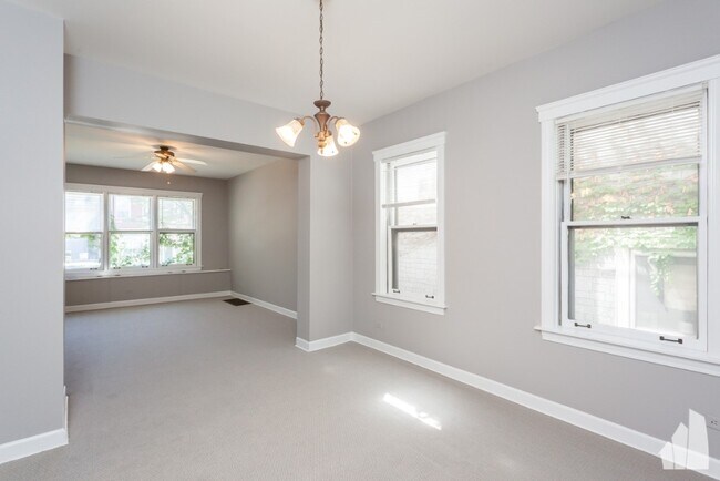 Building Photo - 2834 N Racine Ave