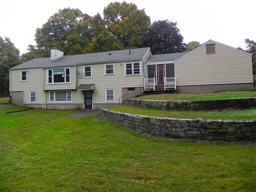 Primary Photo - 1360 Main St