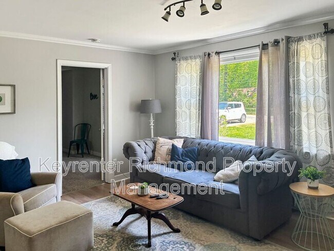 Foto del edificio - 10015 Seminole Rd