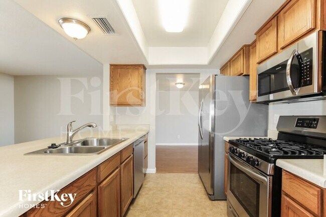 Foto del edificio - 5227 W Hearn Rd