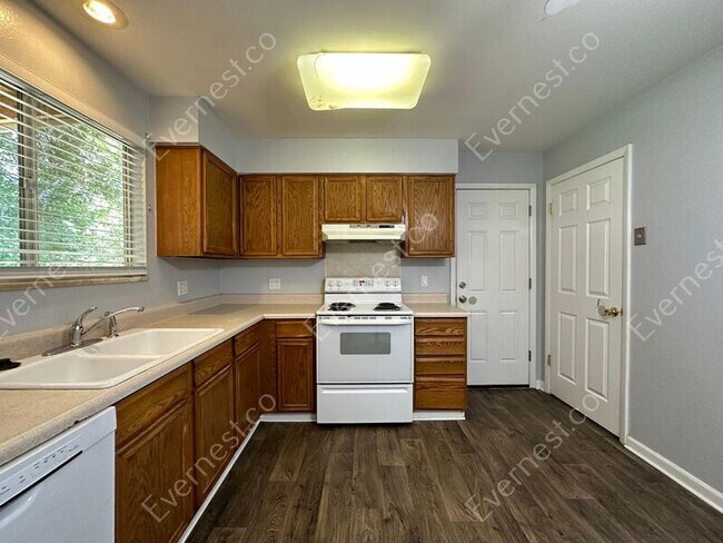 Foto del edificio - 7152 S Washington St