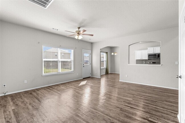 Building Photo - 2503 Hickory Wood Ave
