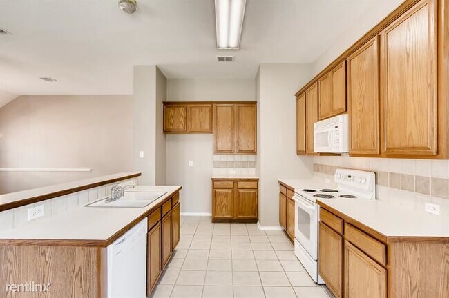 Foto del edificio - 3 br, 2 bath House - 9901 Glenshee Drive UNIT